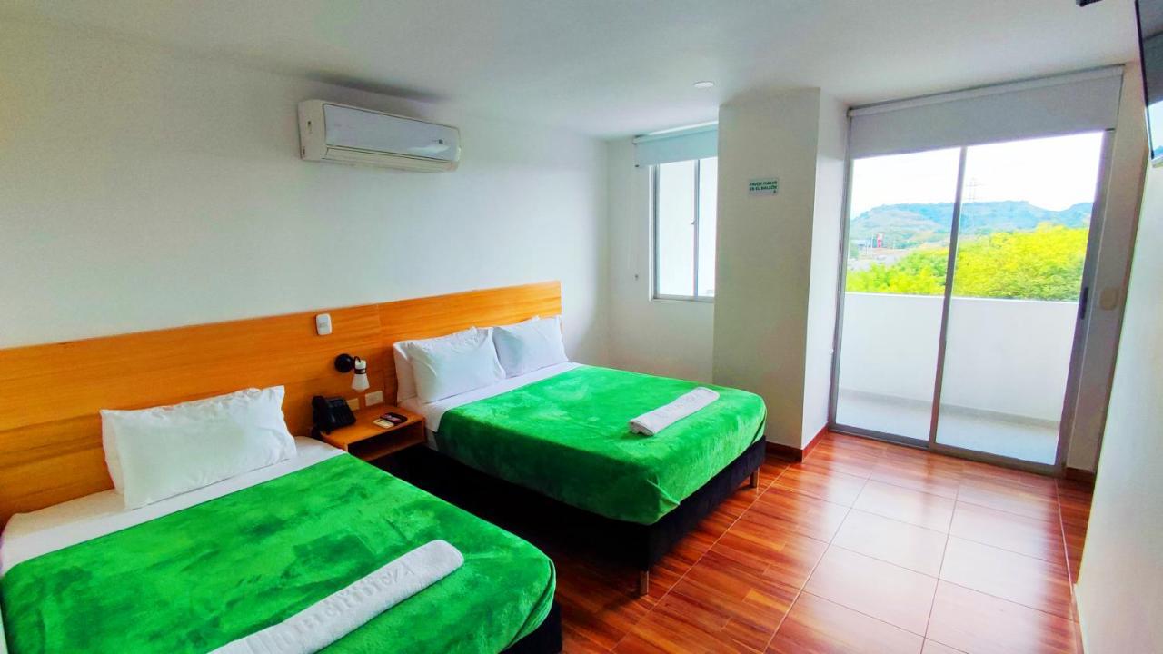 נייבה Hotel Berdez מראה חיצוני תמונה
