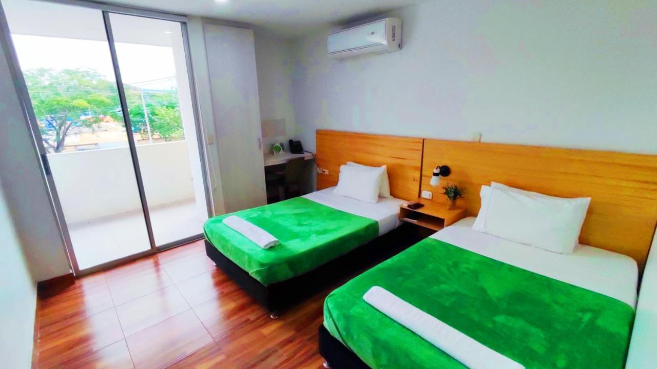 נייבה Hotel Berdez מראה חיצוני תמונה