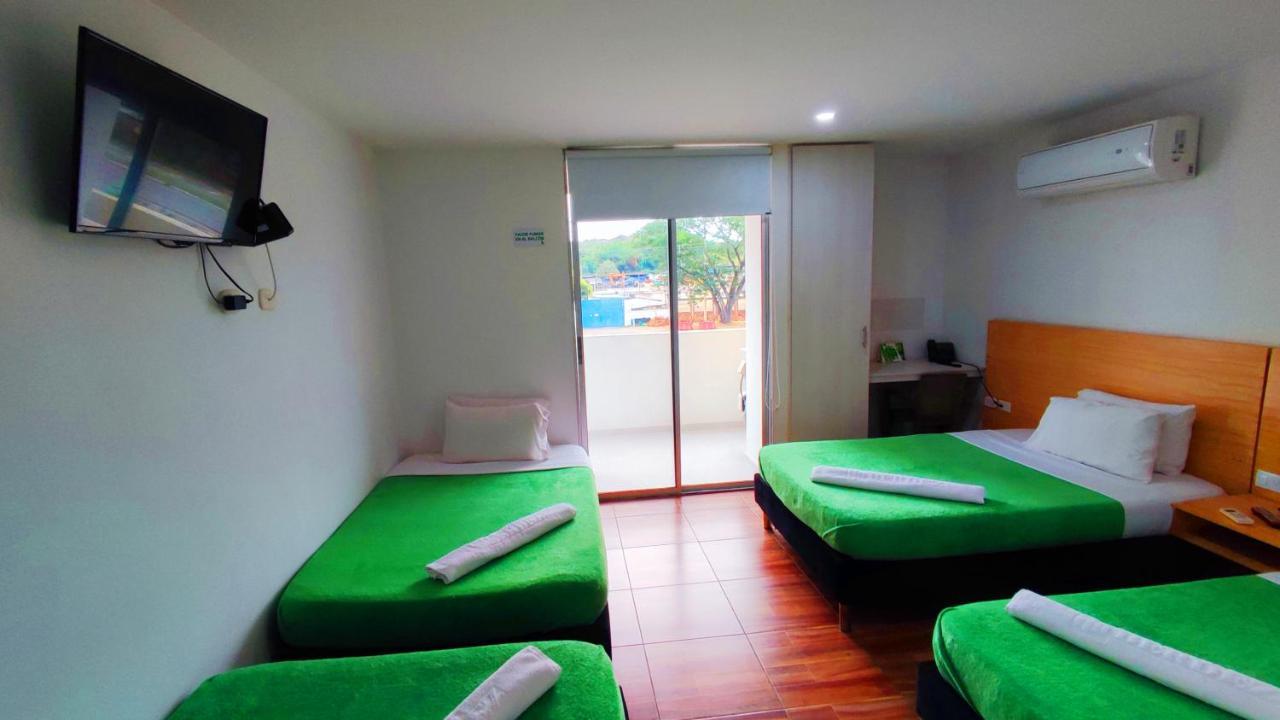 נייבה Hotel Berdez מראה חיצוני תמונה