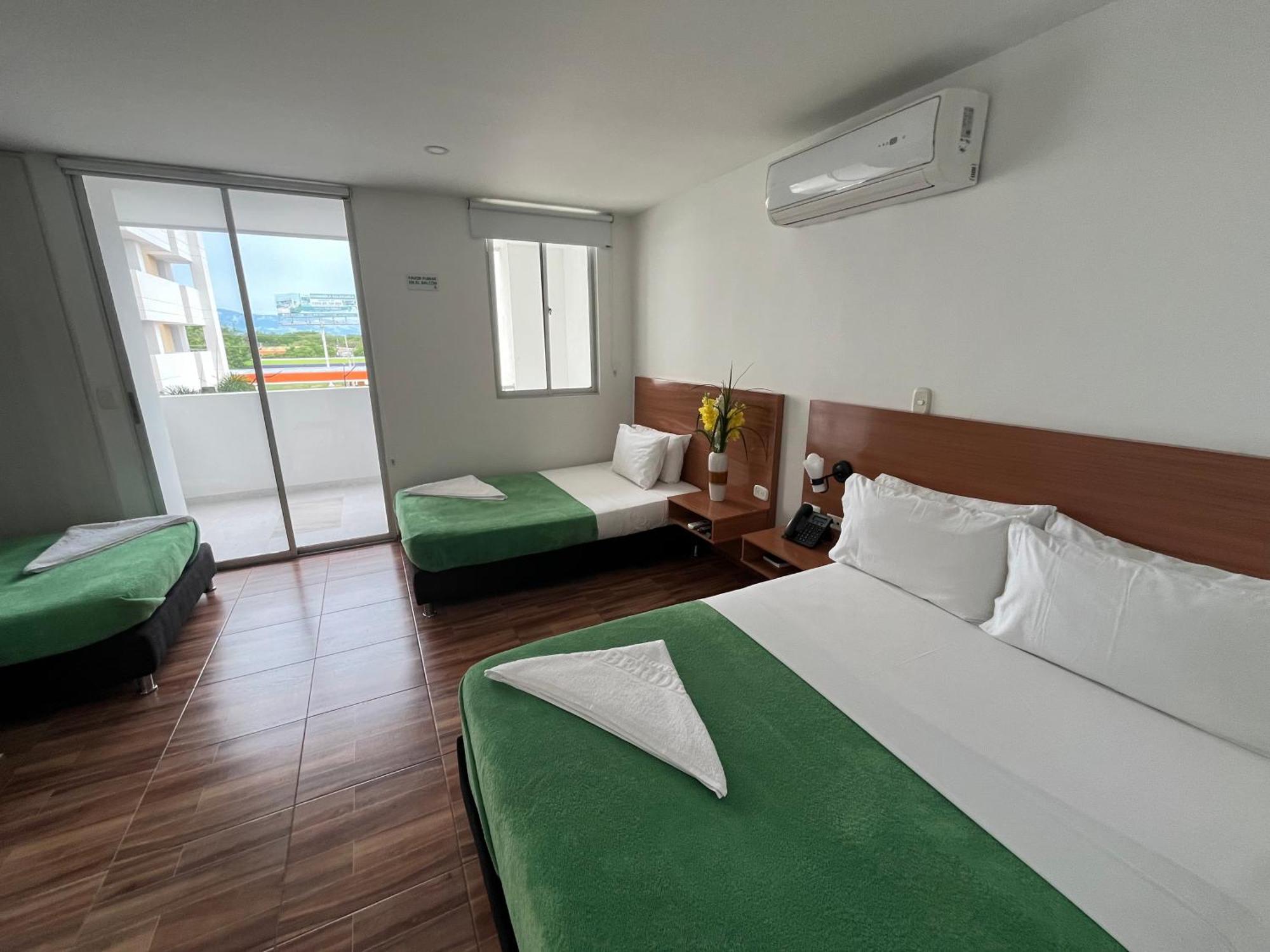 נייבה Hotel Berdez מראה חיצוני תמונה
