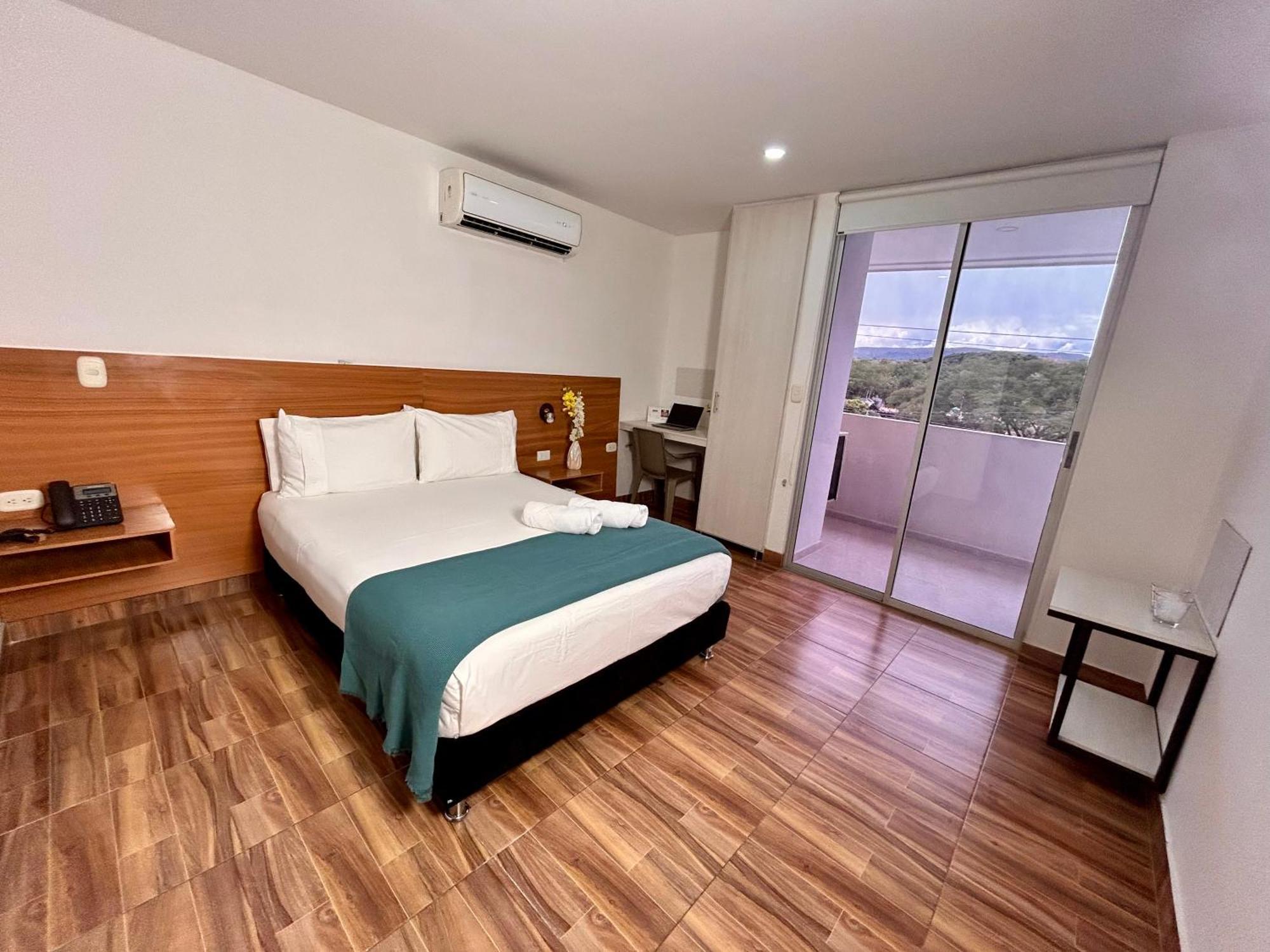 נייבה Hotel Berdez מראה חיצוני תמונה