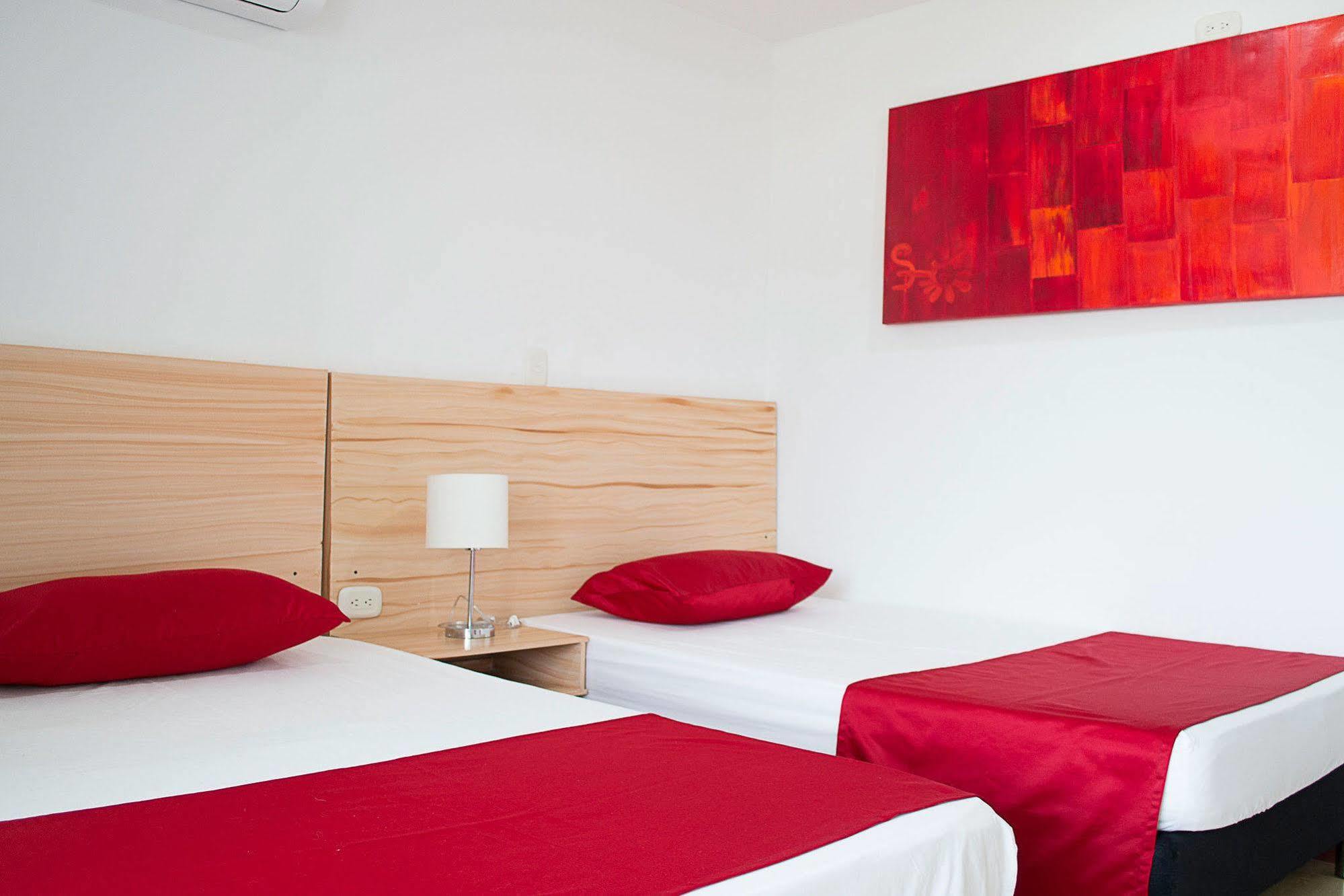 נייבה Hotel Berdez מראה חיצוני תמונה