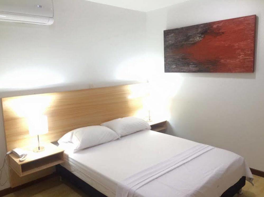 נייבה Hotel Berdez מראה חיצוני תמונה